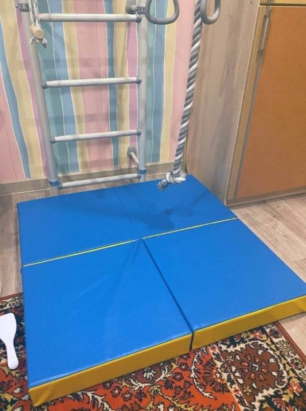 Matelas de gymnastique Kometa 100x100x10, quatre pièces – Image 11