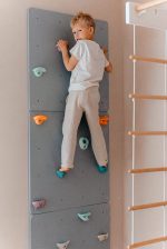 mur d’escalade gris pour la maison – Image 2